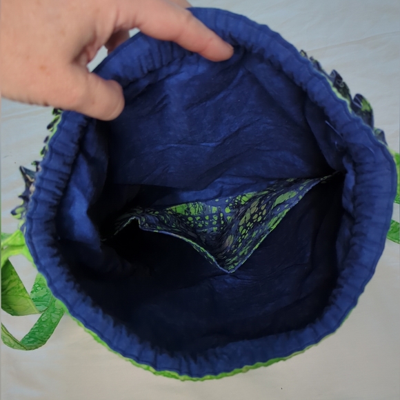 Handmade Green And Blue Batik/Tie-dye Ruffles And Drawstring Backpack - Picture 2 of 10
